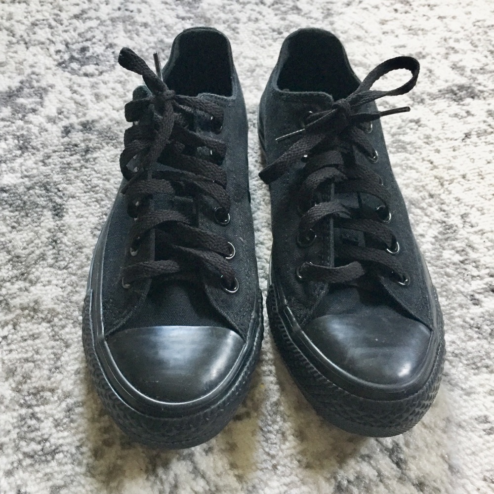 Unisex Black Converse